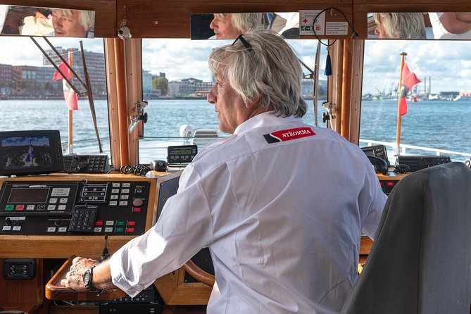Amsterdam The Original Pizza Cruise with Unlimited Drinks - Audio Commentary: How Much City Storytelling Will You Actually Hear?