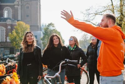 Amsterdam: Top Highlights Guided Bike Tour EN/DE/ES/FR/IT/CN - Meeting near Central Station and riding the 3-speed comfort plan