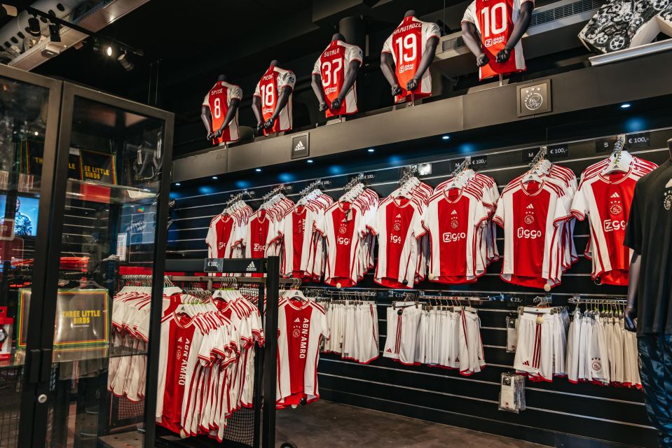 Amsterdam: VIP Johan Cruijff ArenA Tour with Drink and Scarf - Skybox Time: Your Included Soft Drink and Pitch Views