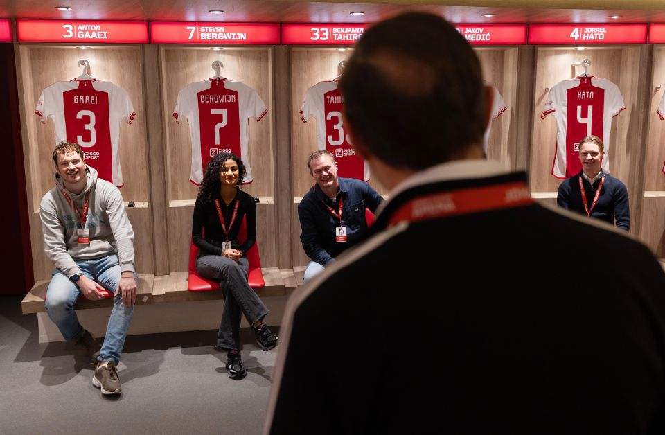 Amsterdam: VIP Johan Cruijff ArenA Tour with Drink and Scarf - Timing and Duration: How 2 Hours Feels on the Ground