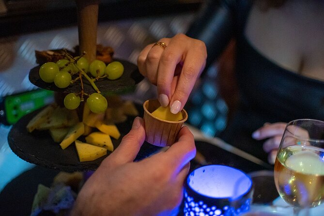 Amsterdam Wine and Cheese Guided Evening Cruise - The canal-belt views you’ll actually remember