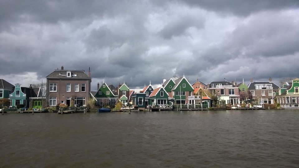 Amsterdam: Zaanse Schans 3-Hour Small Group Tour - Why Zaanse Schans Feels Different Than a Usual Windmill Stop