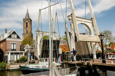 Amsterdam: Zaanse Schans, Edam, Volendam & Marken Bus Tour - Zaanse Schans Windmills and 17th-Century Houses by the Zaan River