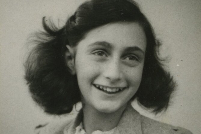 Anne Frank and the Jewish History of Amsterdam Private Tour - Hortus Botanicus and Plantage: Amsterdam’s calm side while the lessons stay close