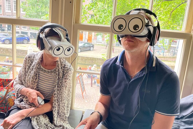 Anne Frank's Last Walk & See Anne Frank House in Virtual Reality - Johnny Jordaanplein to Westerkerk: folk music to the church district