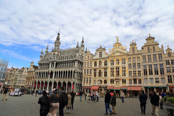 Charms of Brussels and Bruges Day Trip from Amsterdam - Bruges After the Bus: Lake of Love, Mary’s Bridge, and the Town Hall Tour