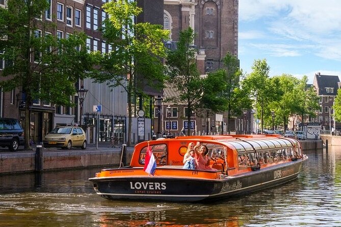 Combo Ticket: Xtracold Icebar Amsterdam and 1-Hour Canal Cruise - Icebar Xtracold at -10°C: What the Experience Feels Like