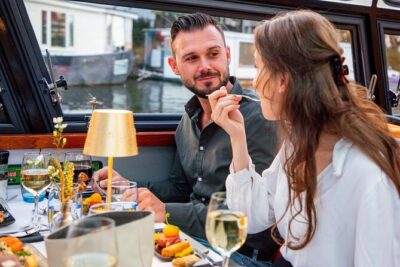 Dinner Canal Cruise Amsterdam: 4-Courses Including Drinks - Drinking plan: what unlimited beer, wine, and soft drinks really means