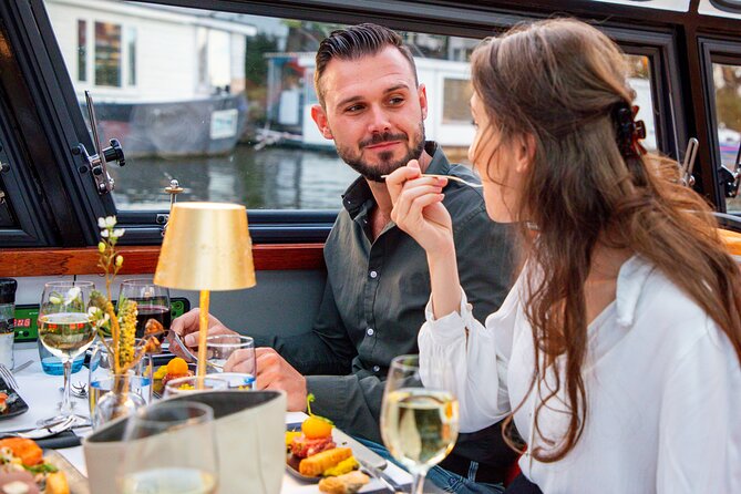 Dinner Canal Cruise Amsterdam: 4-Courses Including Drinks - Drinking plan: what unlimited beer, wine, and soft drinks really means