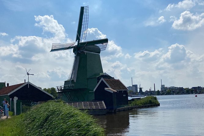 Escape Amsterdam: E-Bike to Zaanse Schans Windmills & Zaandam - Zaanse Schans Windmills: The Long Explore Stop That Makes This Tour Worth It