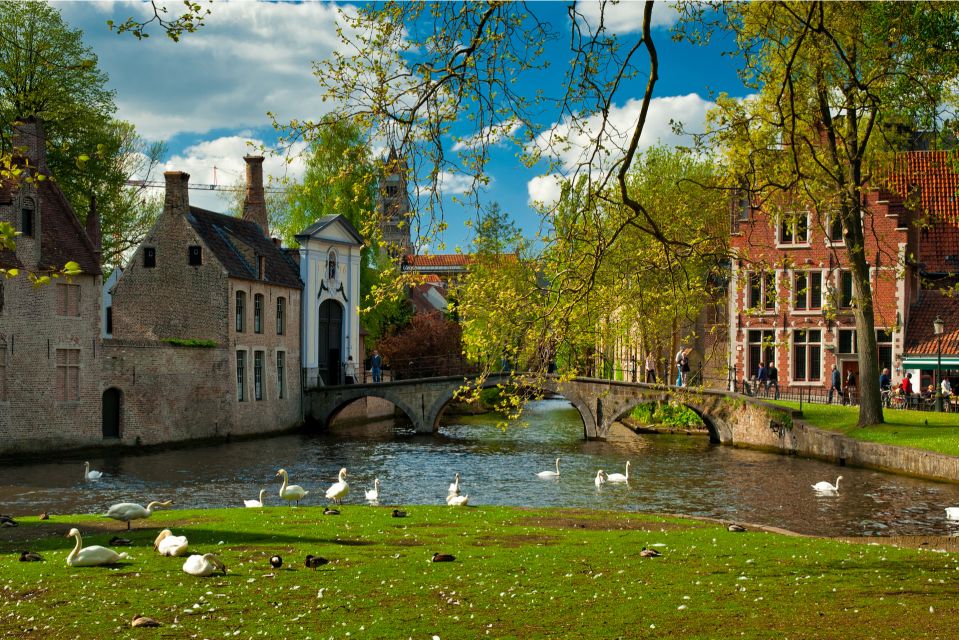 From Amsterdam: Bruges Day Trip in Spanish with Boat Option - Radios, headphones, and the reality of a full 12-hour day