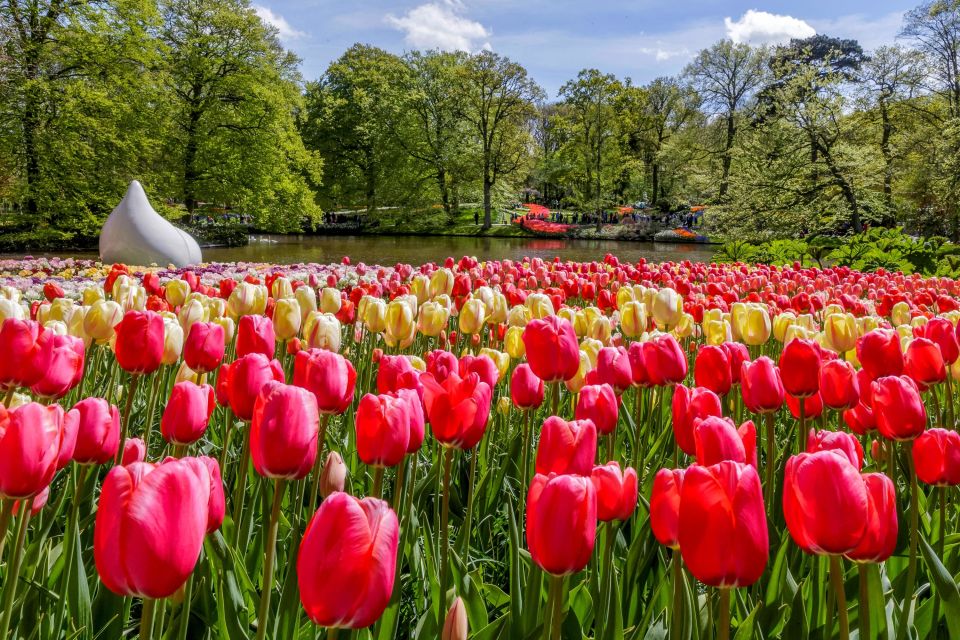 From Amsterdam: Keukenhof and Dutch Countryside Tour - Volendam and Marken: classic villages with real production stops