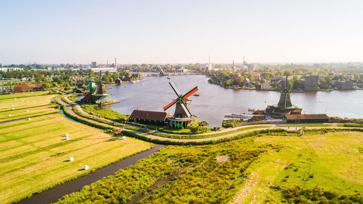 From Amsterdam: Zaanse Schans, Volendam, and Marken Day Trip - A 6-hour sweep of North Holland’s windmills, cheese, and coast