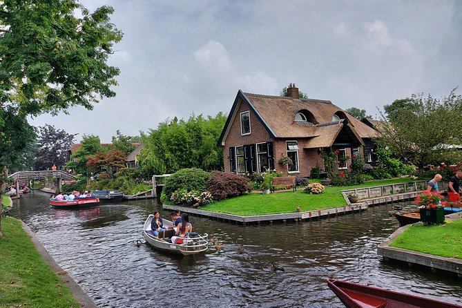 Giethoorn Small-Group Tour from Amsterdam (Max. 8 People) - Group size: why max 9 changes your day