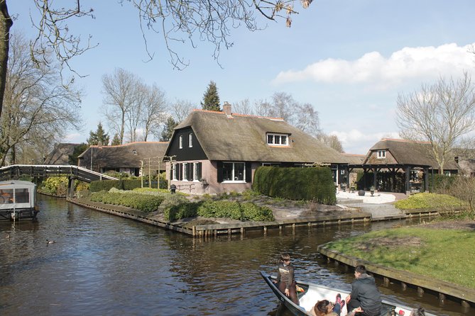 Giethoorn, Zaandam & Zaanse Schans Day Tour w/ Small Boat Ride - Clogs and cheese: when crafts become more than souvenirs