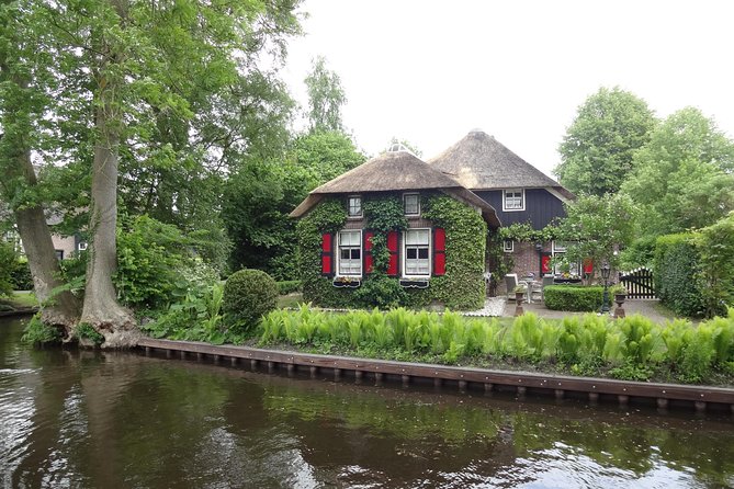 Giethoorn, Zaandam & Zaanse Schans Day Tour w/ Small Boat Ride - Crowd reality: how to have a smooth day anyway