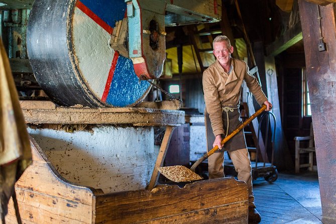 Guided Day Trip - Volendam, Zaanse Schans, Marken & Edam - How Fast-Paced Is This, Really? Walking, Crowds, and Bus Timing