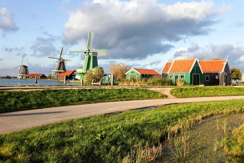 Marken, Volendam, and Edam Full-Day Tour from Amsterdam - All-in option: clogs at the studio and the Marken Express boat ride