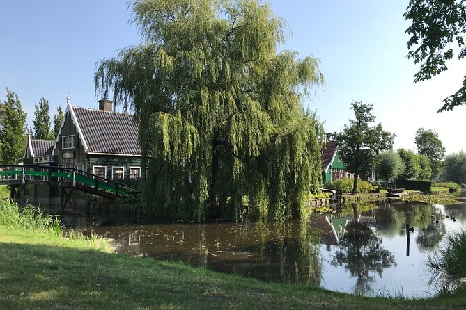 Private Excursion to Zaanse Schans, Edam, Volendam and Marken - Stop 1: Zaanse Schans Windmills (and Why Arrive Early Energy Matters)