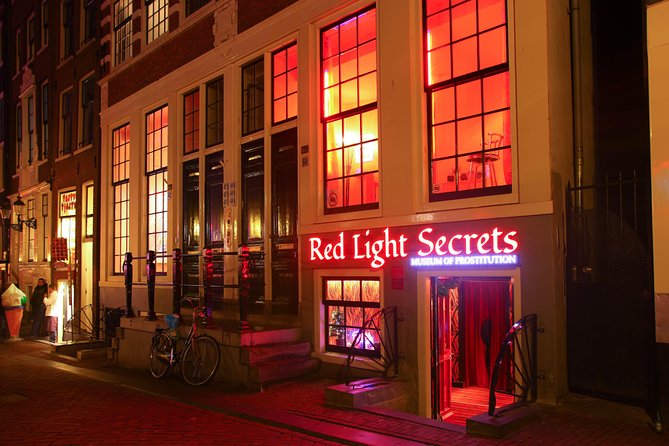 Red Light Secrets: Museum of Prostitution Amsterdam - Entering the former brothel: window scenes and the “day in the life” layout