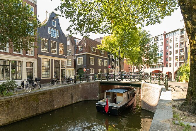 Small Group Boutique All-Inclusive Tour (max 12 p) With Captain - Red light district perspective: practical stories from the water