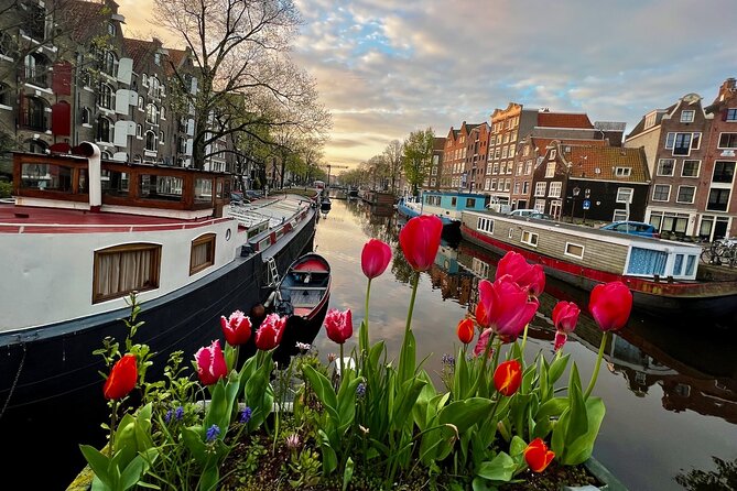 Small Group Walking Tour in Amsterdam with Friendly and Fun Guide - Tickets, museums, and why ticket-free stops still matter