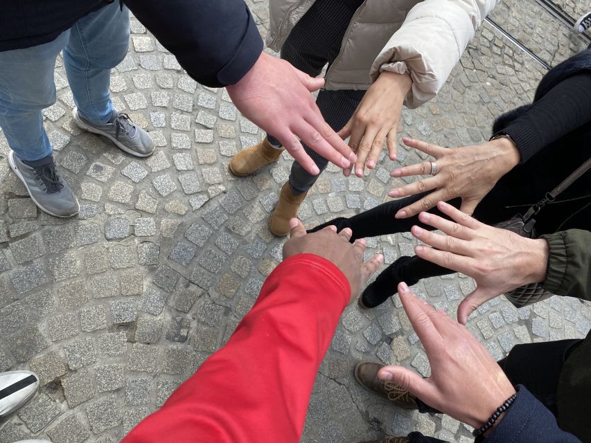 Sprechen Sie Gras? German Tour of Amsterdam's Coffeeshops - Optional Red Light District Preview: €8 for a Quick Info Walk