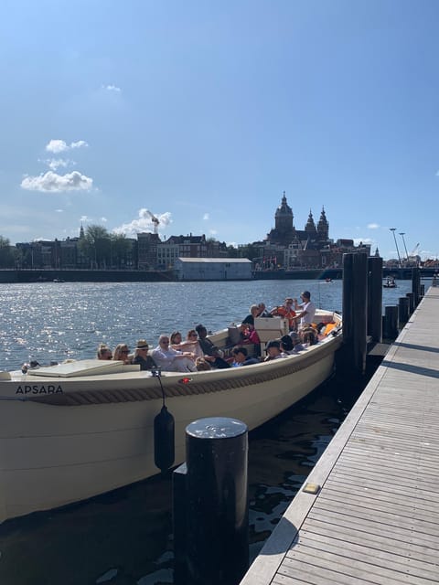Visit Amsterdam by Boat with a French Guide (french) - Price and value: what $41 buys you in Amsterdam time