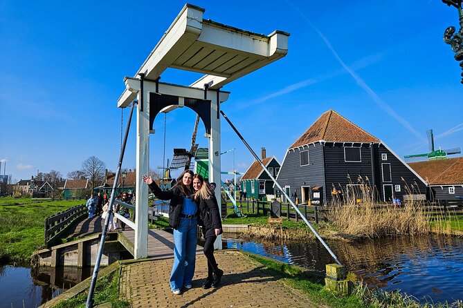 Zaanse Schans and Cheese Tasting Guided Tour from Amsterdam - Cheese at Catharina Hoeve: real Dutch tasting, short and satisfying