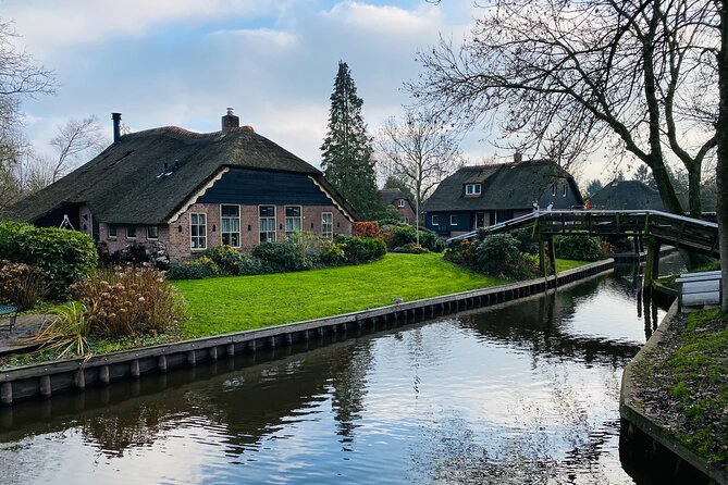 Zaanse Schans and Giethoorn Small-Group Tour with Hotel Pick-Up - Price and Value: Is $131 Fair for This Much Included?