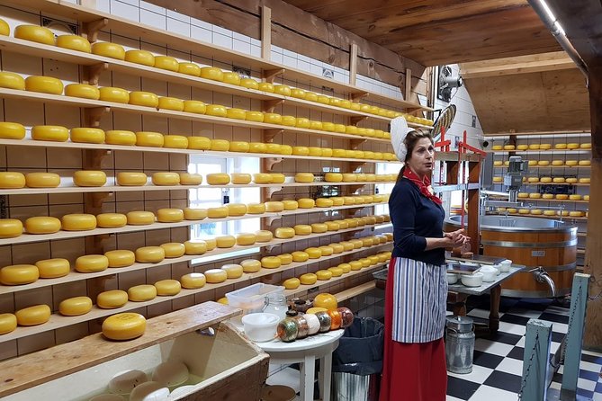 Zaanse Schans and Volendam Private Tour – Clogs, Cheese and More - Jacobs Hoeve Cheese Farm at Henri Willig: Cows, Robot Milking, and Tastings