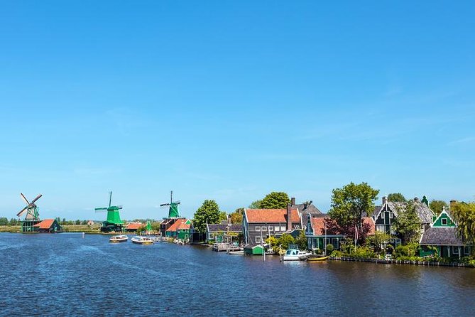 Zaanse Schans, Edam, Volendam and Marken Tour - Volendam: Old Town, Port Views, and Time to Eat Real Lunch