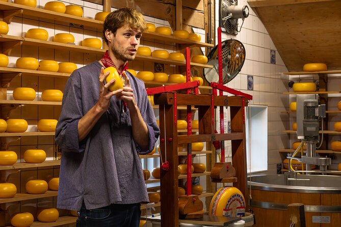 Zaanse Schans Windmills, Cheese and Volendam Tour from Amsterdam - Guides and Language: English Offered, But Know What You’re Getting